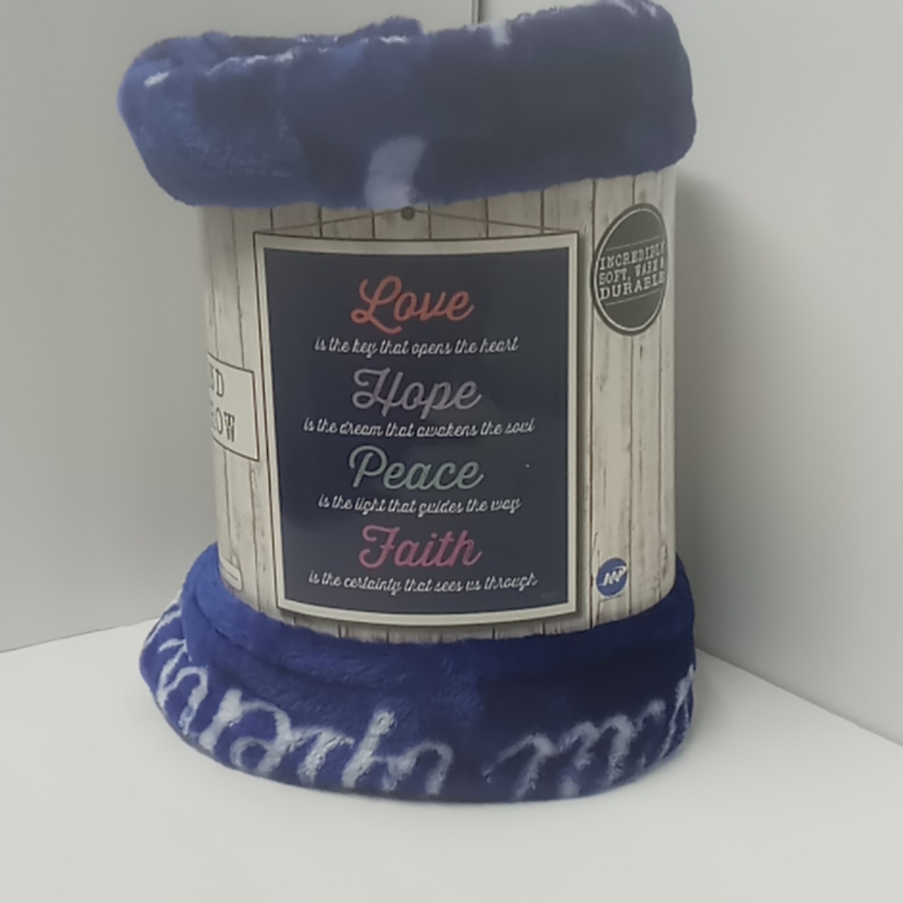 New Heartland Plush Throw blanket blue soft